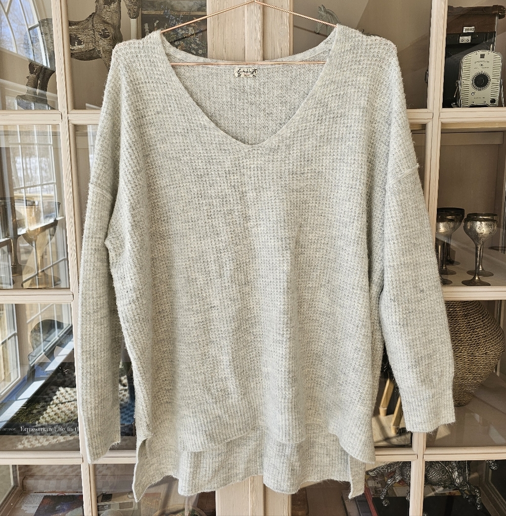 FREE PEOPLE Moonbeam Alpaca Blend Deep V Neck Oversized Grey Sweater - Picture 4 of 12